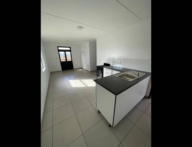 3 BEDROOM APARTMENT FOR SALE IN PROTEA GLEN